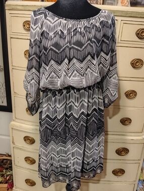 Black & White Chevron Midi Dress with Elastic Waist